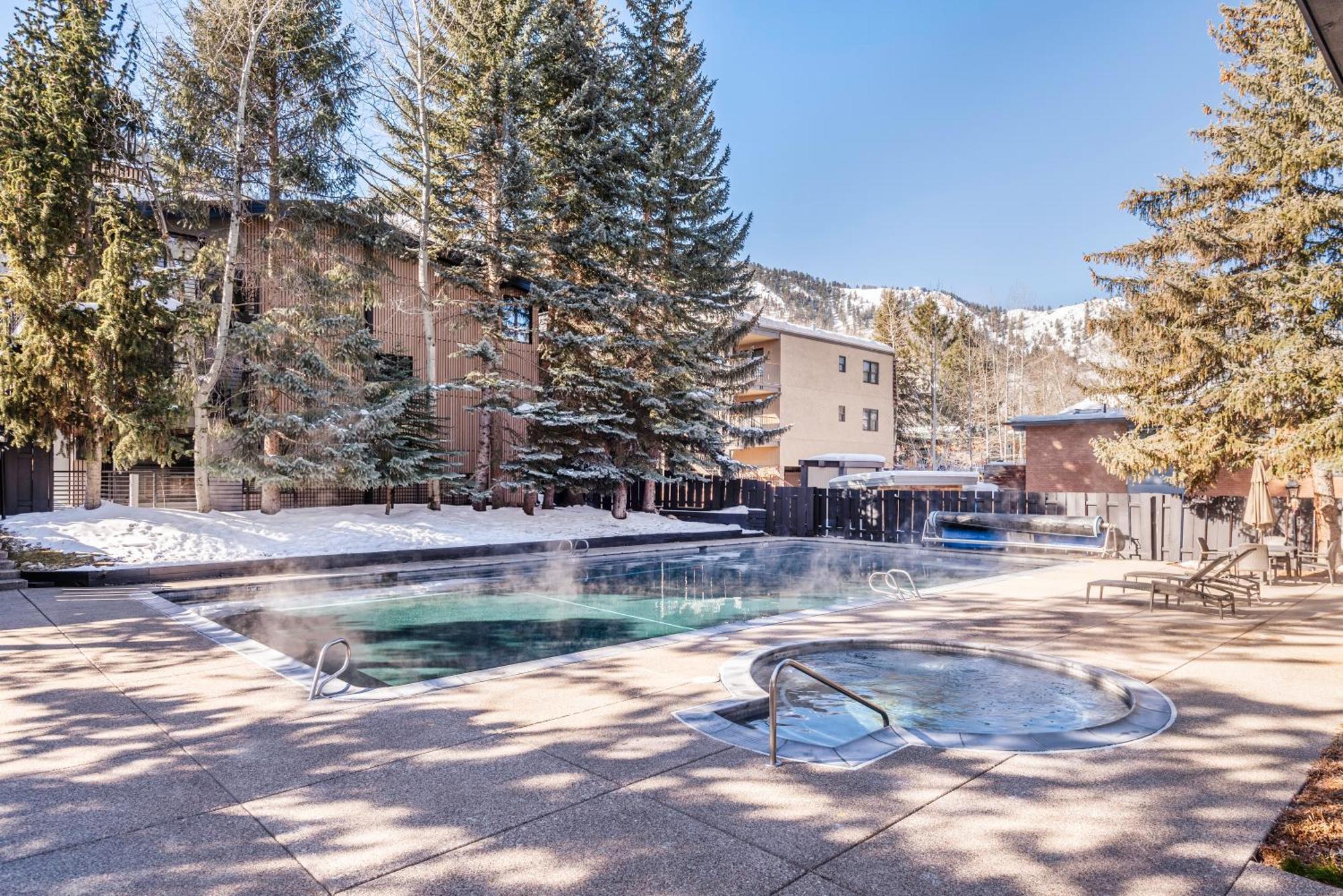 Chateau Roaring Fork Unit 25, Contemporary Condo With River Views, Close To Town Aspen Exterior foto